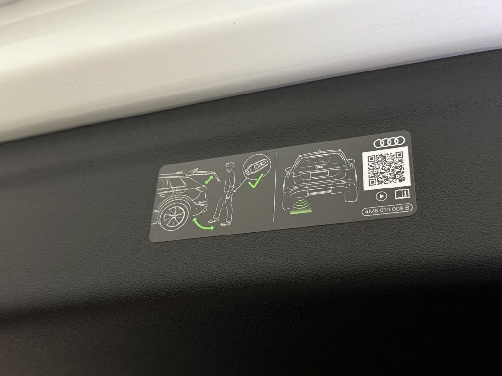 2025 Audi e-tron Premium 25