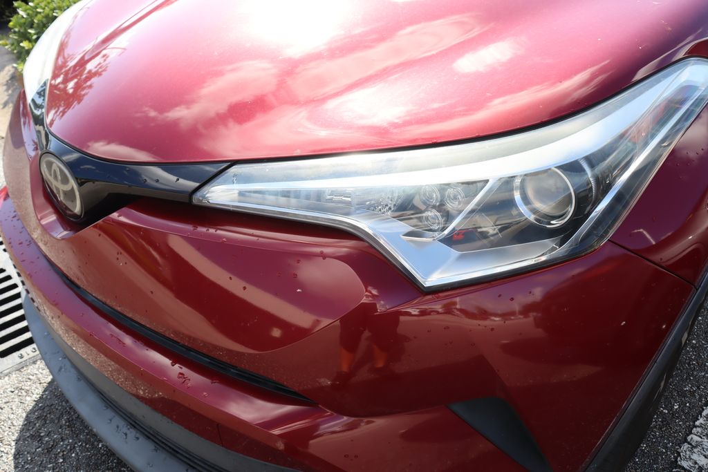 2018 Toyota C-HR XLE 3