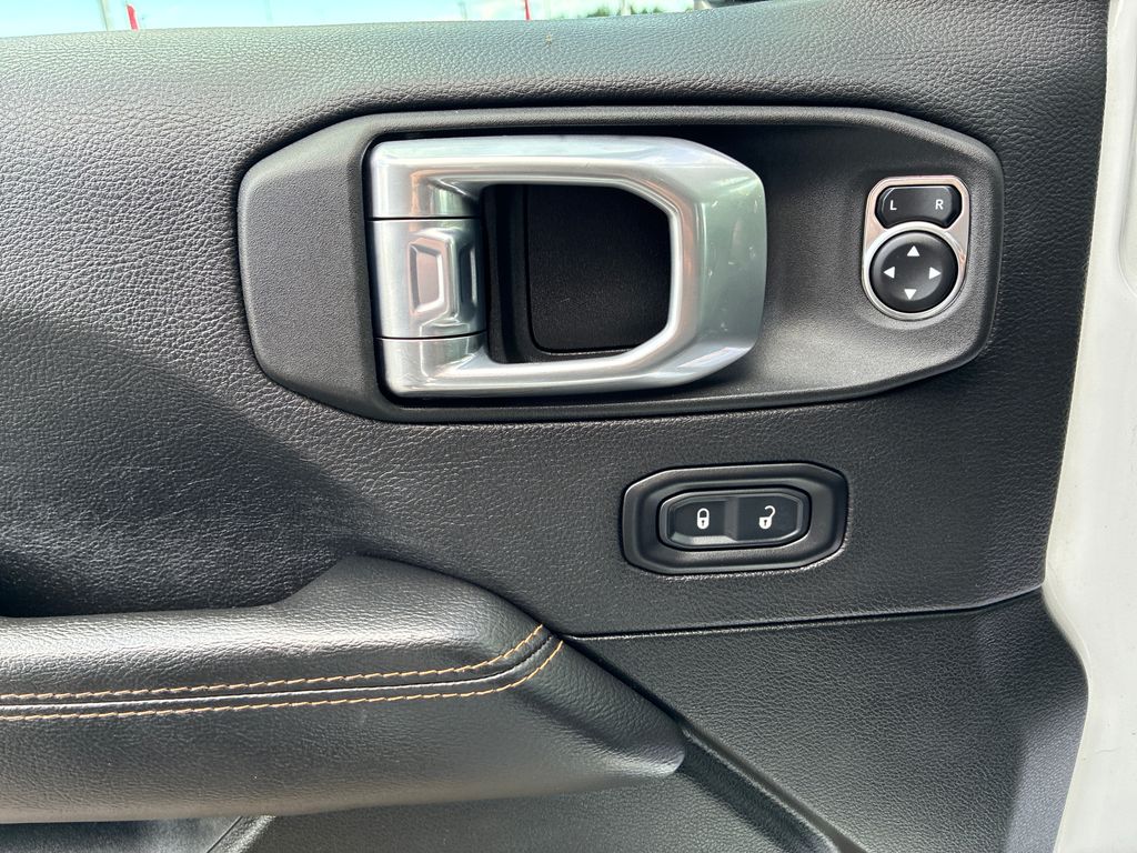 2022 Jeep Gladiator Overland White at Auto Express Mitsubishi