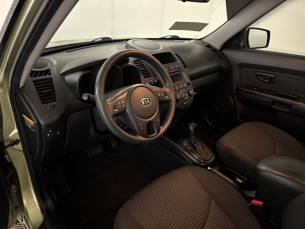 Used 2012 Green Kia Base image 6