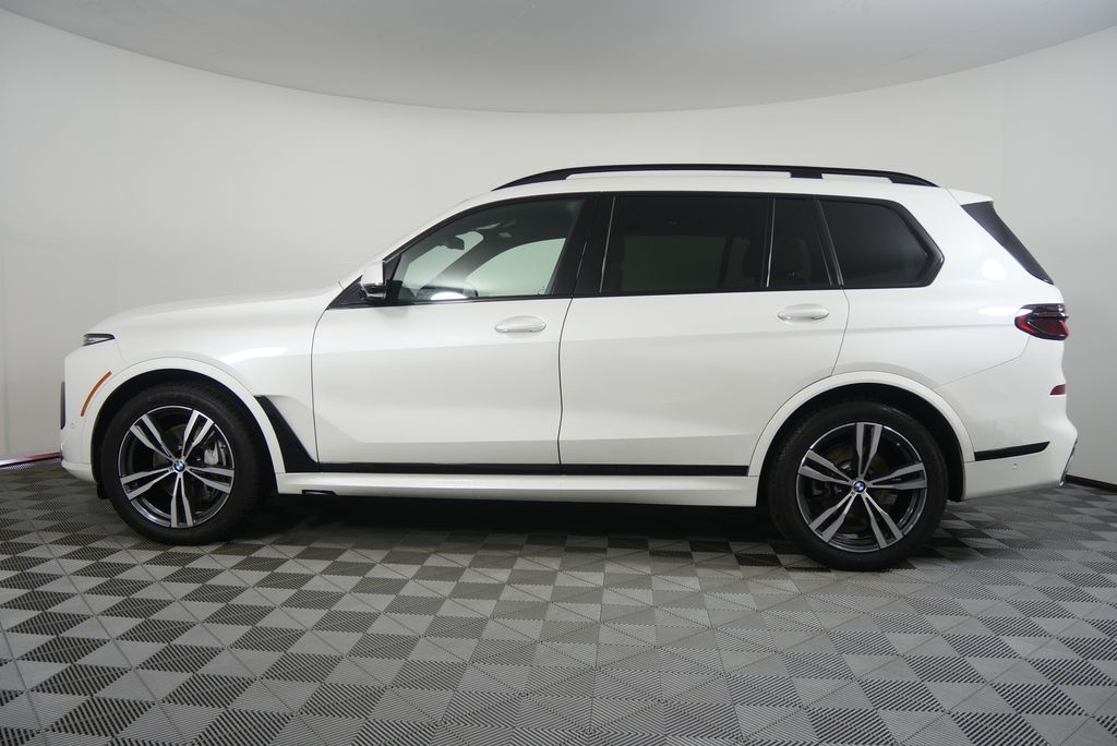 Thumbnail: 2024 BMW X7 - 6
