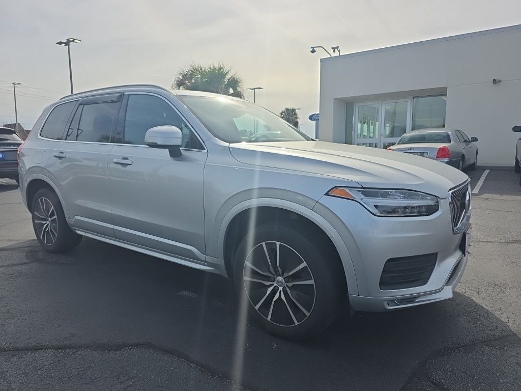 2020 Volvo XC90 T5 Momentum 7 Passenger