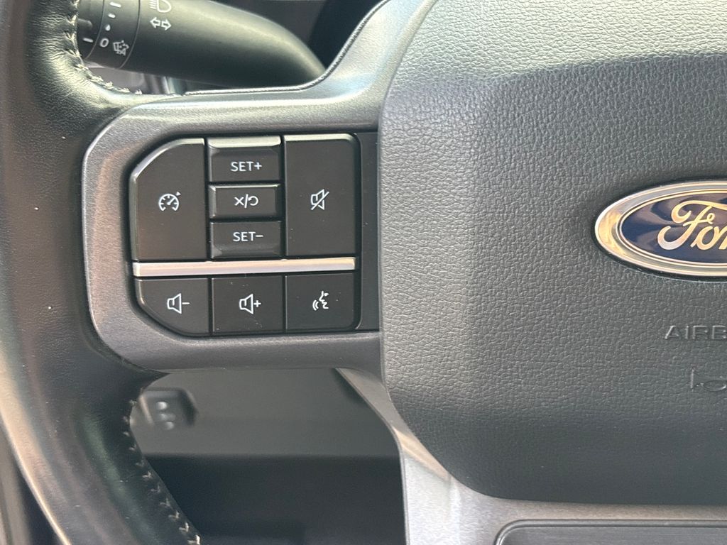 Used 2024  Ford Lariat image 21