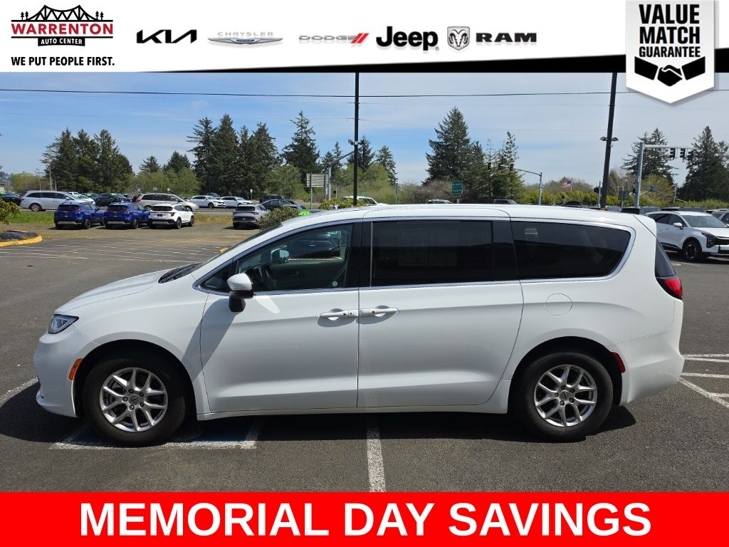 2023 Chrysler Pacifica Touring L