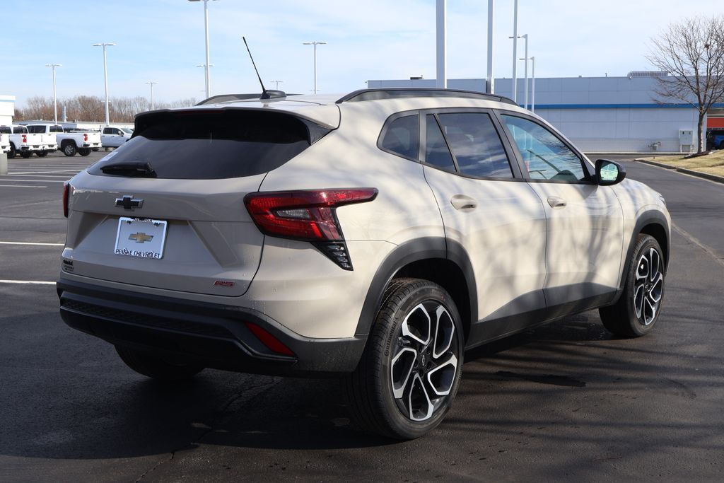 Thumbnail: 2026 Chevrolet Trax - 8