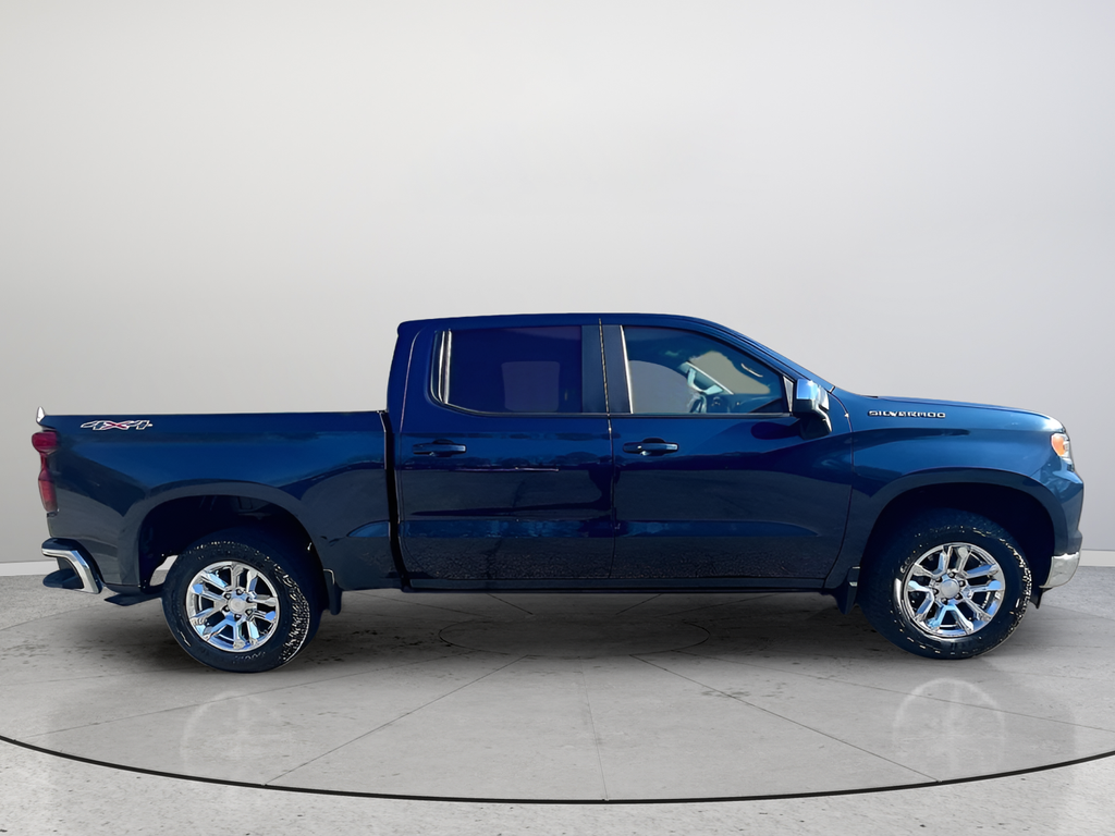 Used 2022 Chevrolet Silverado 1500 LT 4D Crew Cab