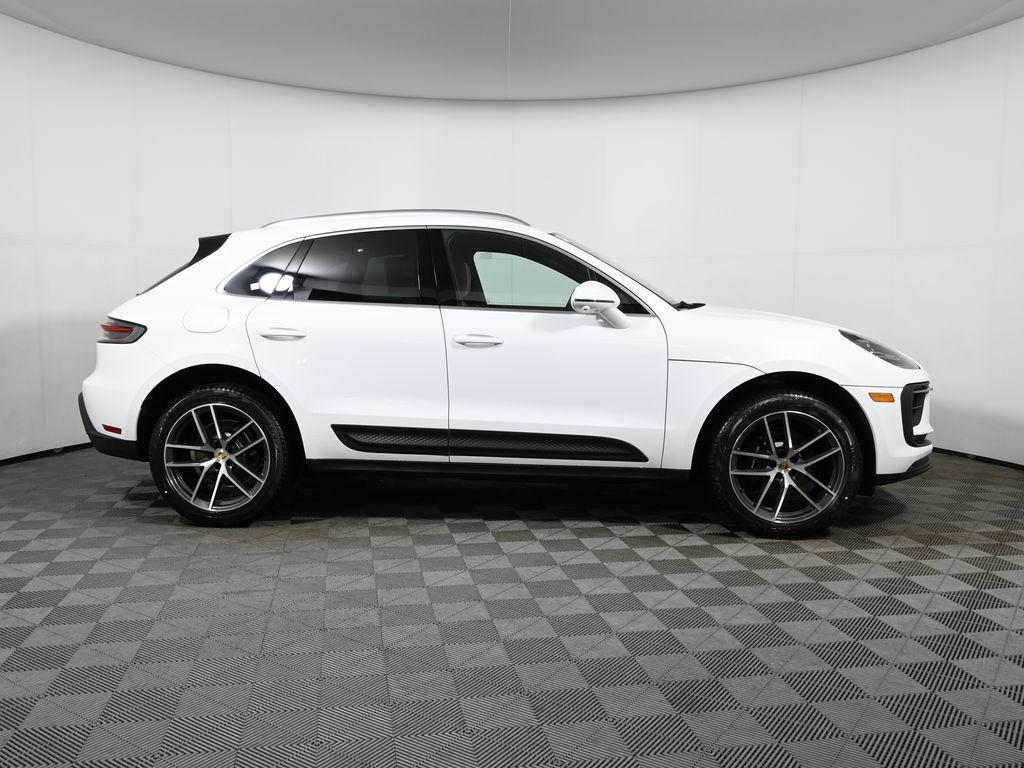 Thumbnail: 2026 Porsche Macan - 8