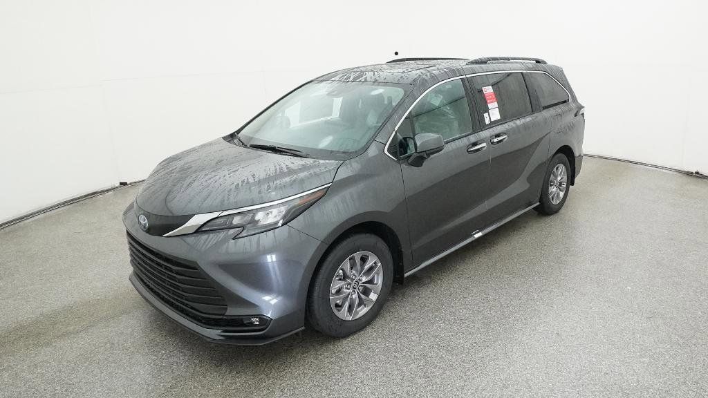 Thumbnail: 2025 Toyota Sienna - 1