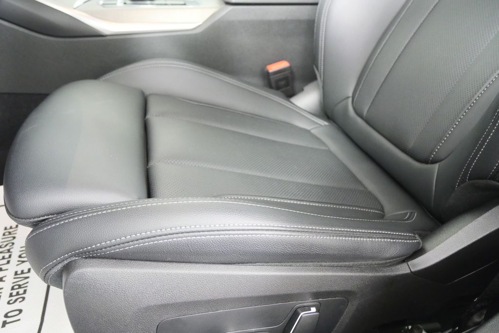 Thumbnail: 2025 BMW 3 Series - 9