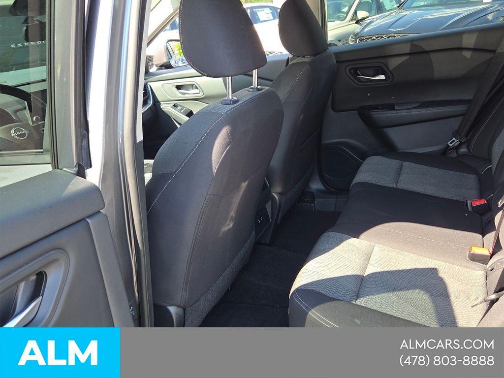 Used 2025 Gray Nissan SV image 17