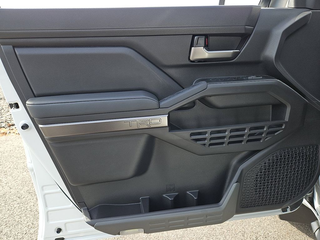 Thumbnail: 2025 Toyota Tacoma - 9