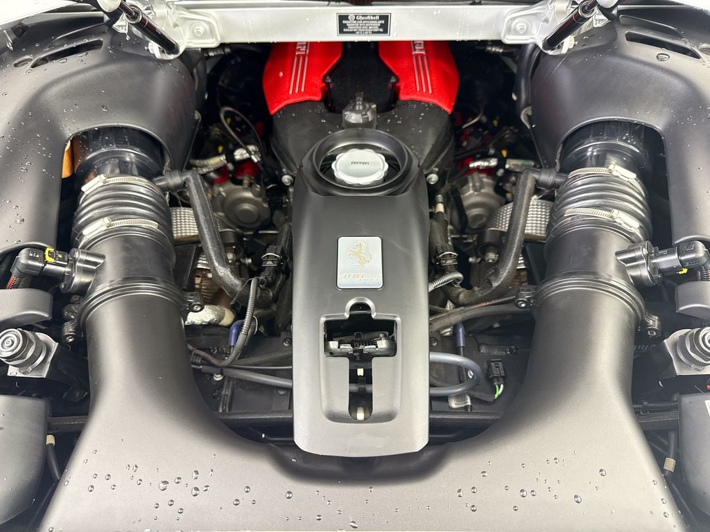 Used 2018 Argento Nurburgring Ferrari  image 32