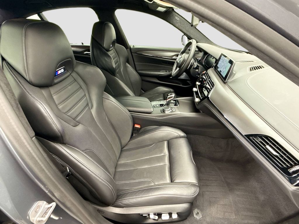 Thumbnail: 2018 BMW M5 - 19