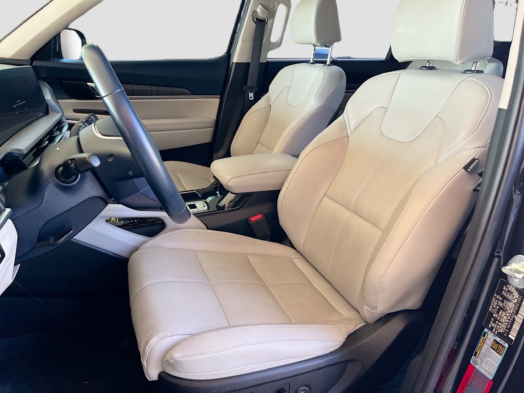 Used 2023 Black Kia SX image 22