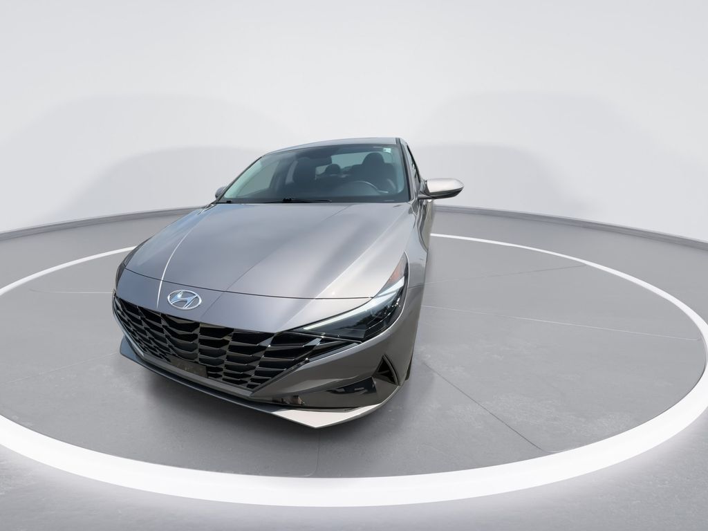 Used 2023 Metal Hyundai Limited image 3