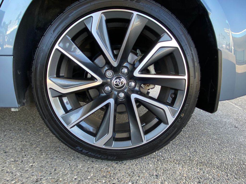 2020 Toyota Corolla XSE 31