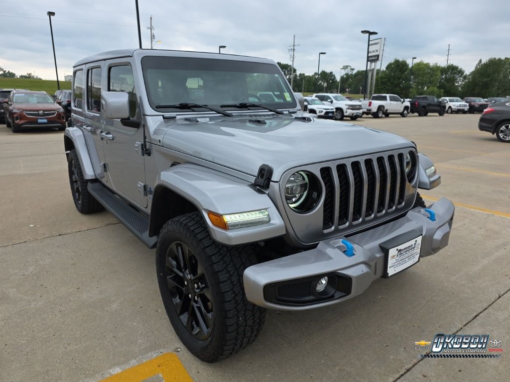 View vehicle photo 6