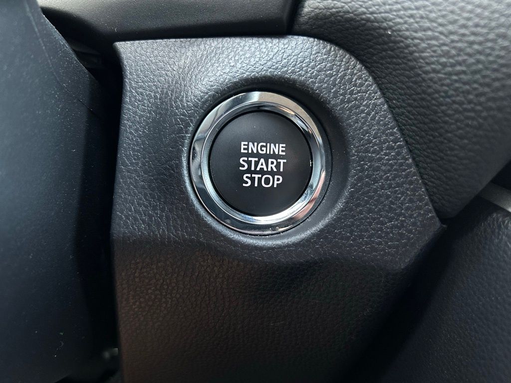 2024 Toyota RAV4 XLE 28