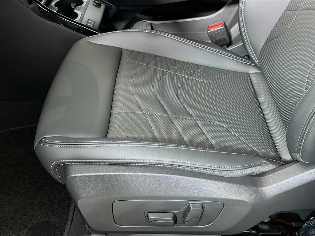 Thumbnail: 2026 BMW X2 - 21