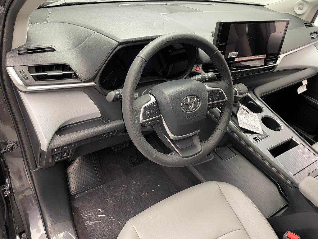 Thumbnail: 2025 Toyota Sienna - 11