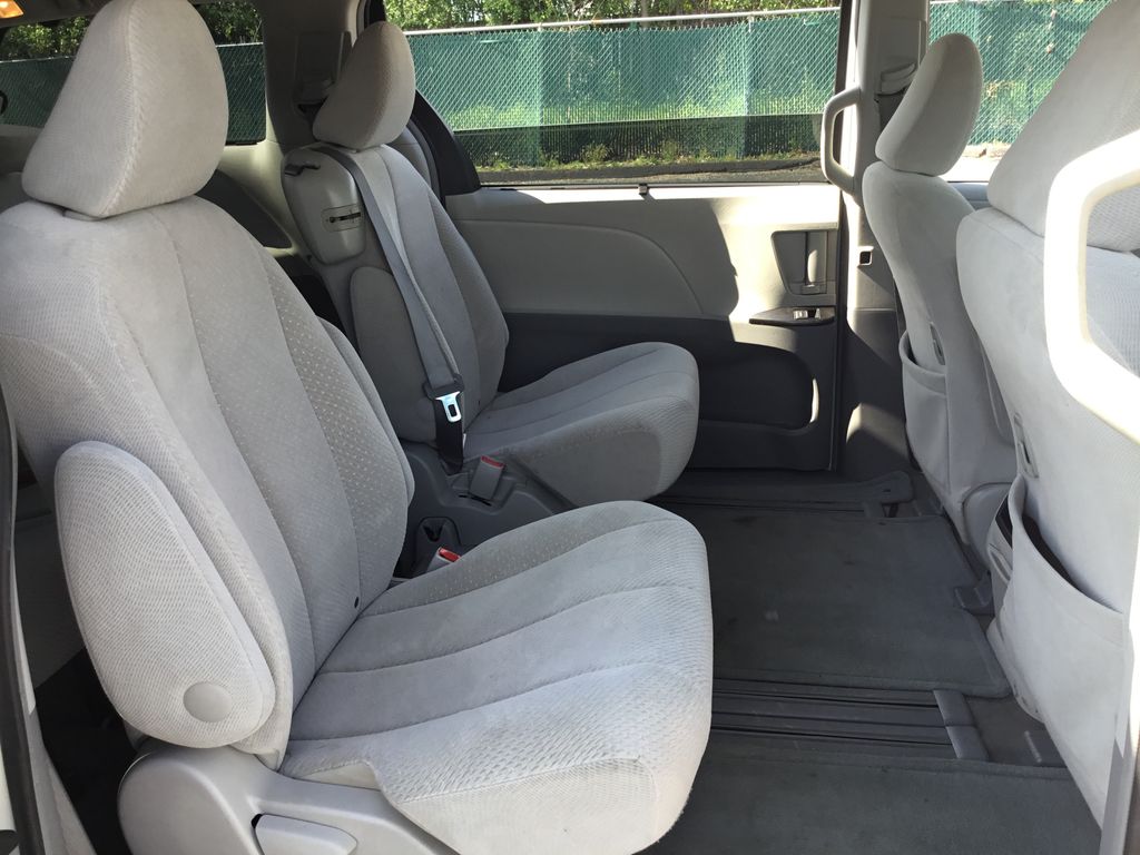 Thumbnail: 2013 Toyota Sienna - 15