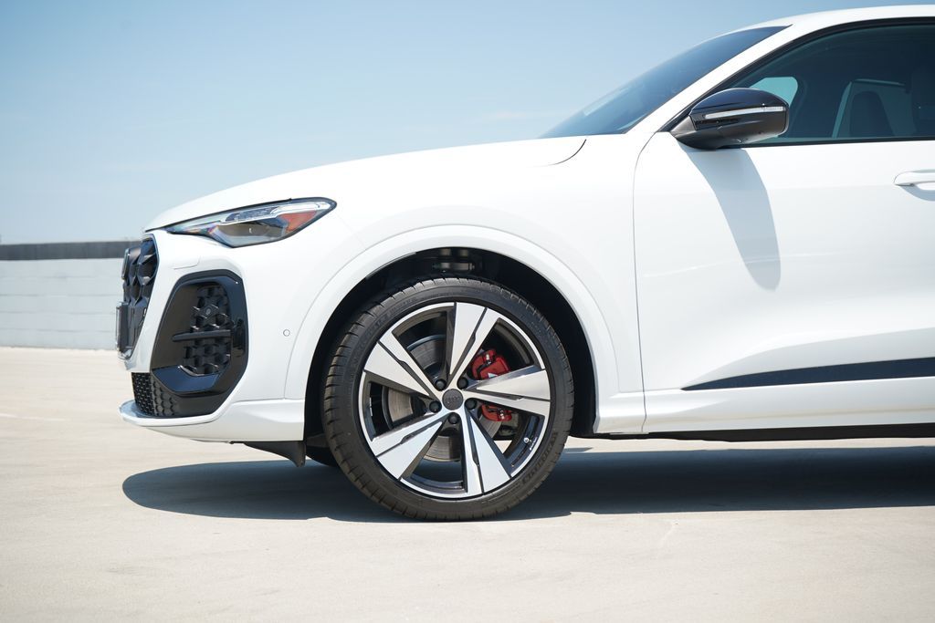 Thumbnail: 2026 Audi SQ5 - 2