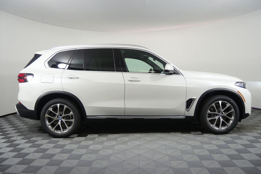 Thumbnail: 2026 BMW X5 - 2