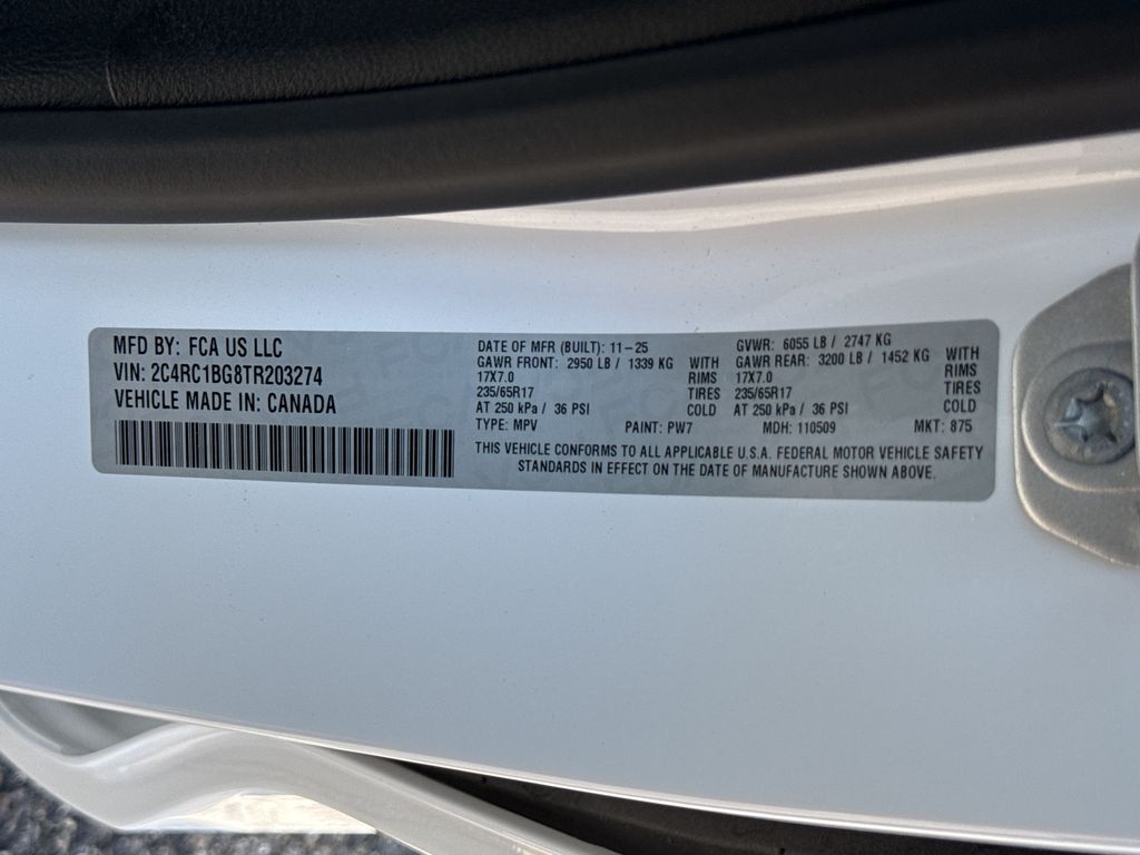 2026 Chrysler Pacifica Select White at River Oaks CDJR