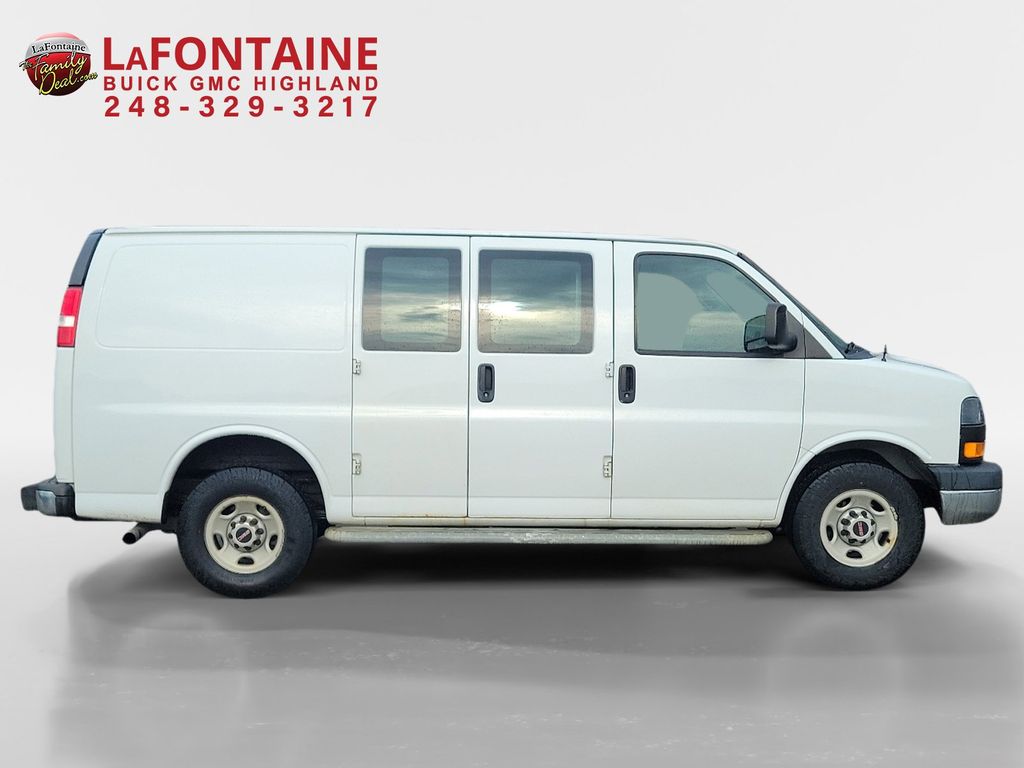 2017 GMC Savana 2500 Work Van 8