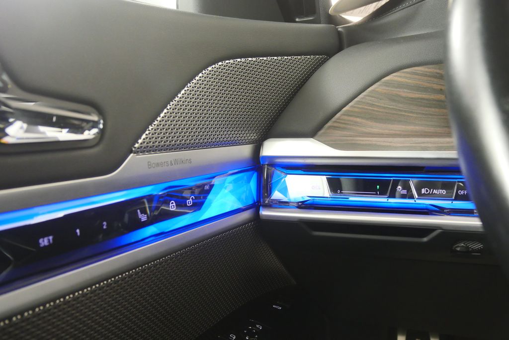 Thumbnail: 2023 BMW 7 Series - 21