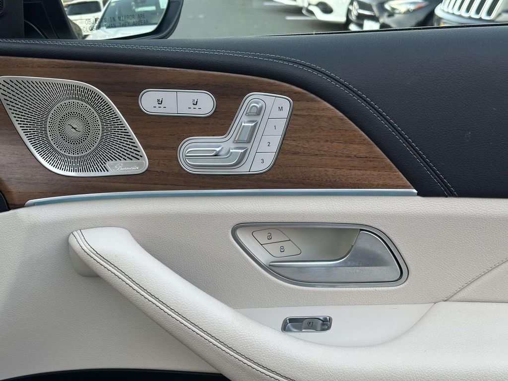 Thumbnail: 2023 Mercedes-Benz GLS - 20