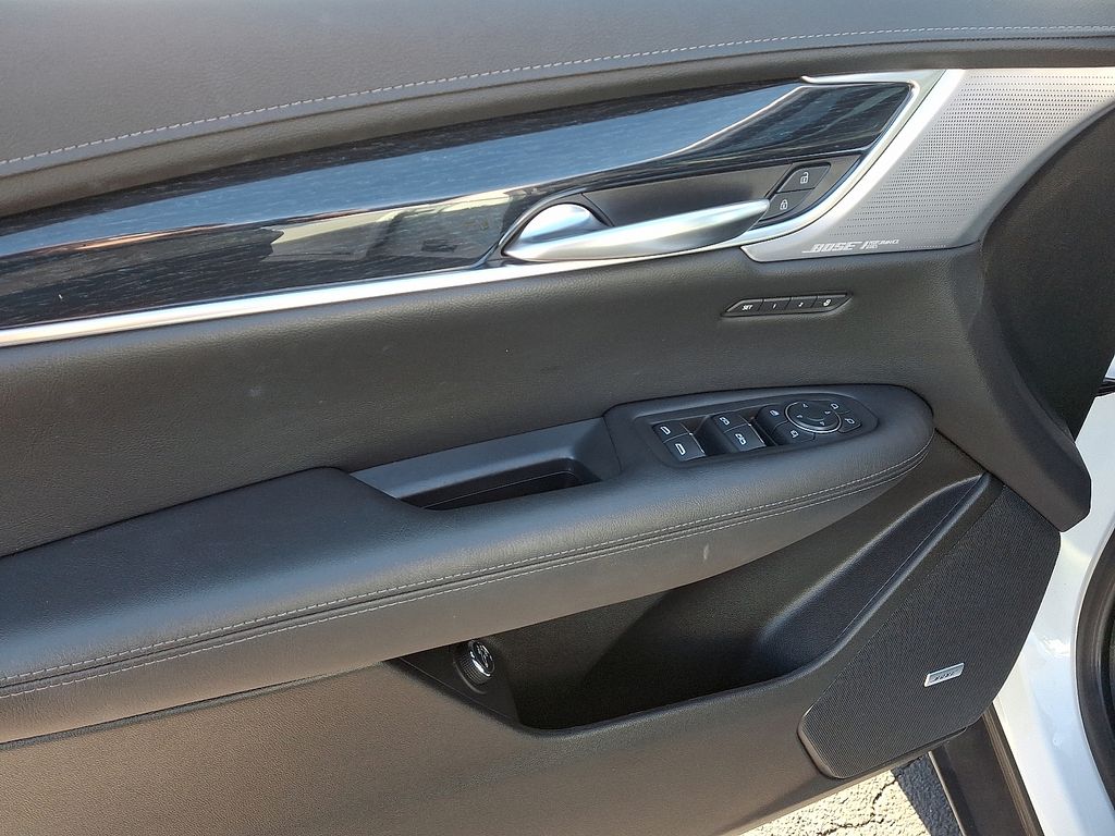 Thumbnail: 2024 Cadillac XT5 - 13