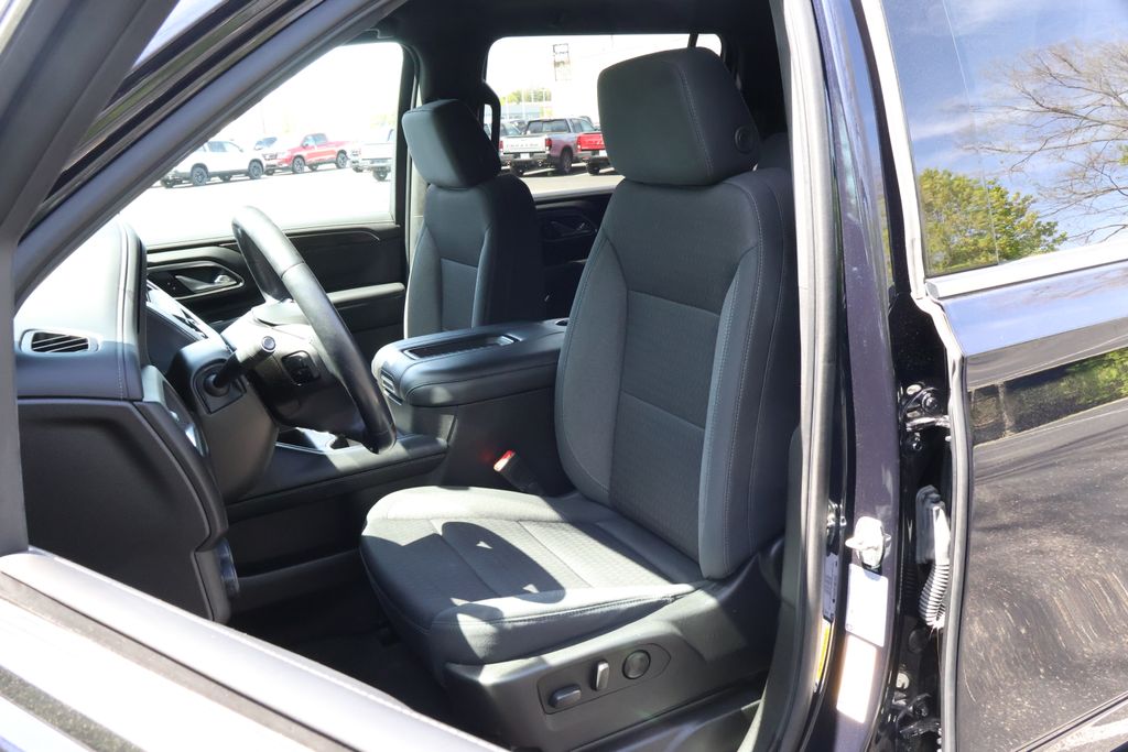 2021 Chevrolet Suburban LS 25