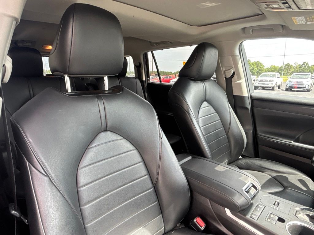 Used 2021 Toyota Highlander SUV