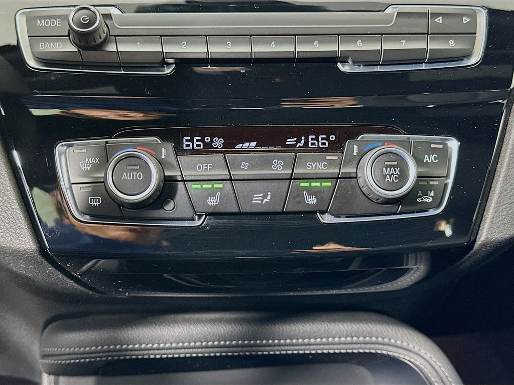 Thumbnail: 2020 BMW X1 - 16