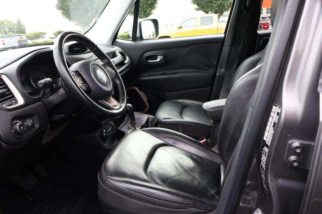Thumbnail: 2016 Jeep Renegade - 13
