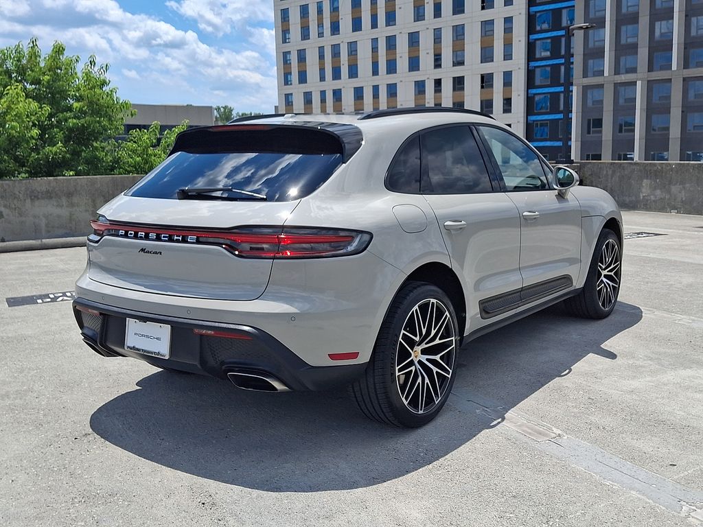 Thumbnail: 2023 Porsche Macan - 8