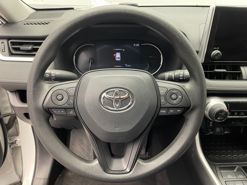 2023 Toyota RAV4 XLE 21