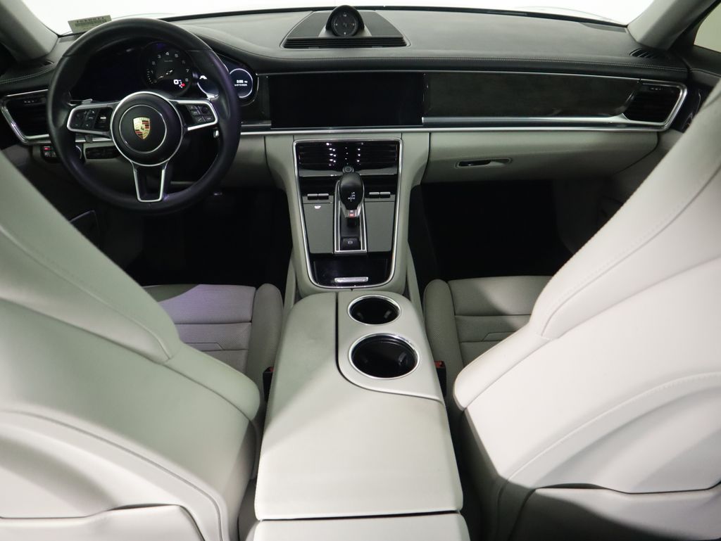 Thumbnail: 2019 Porsche Panamera - 13
