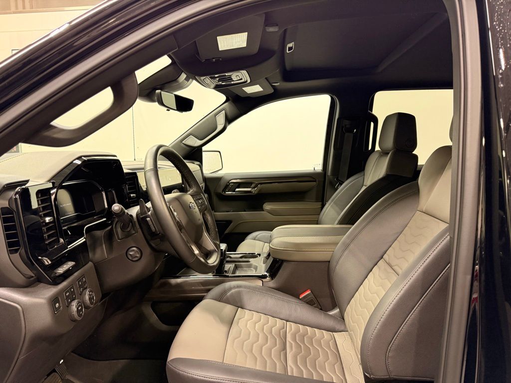 Thumbnail: 2025 Chevrolet Silverado 1500 - 10