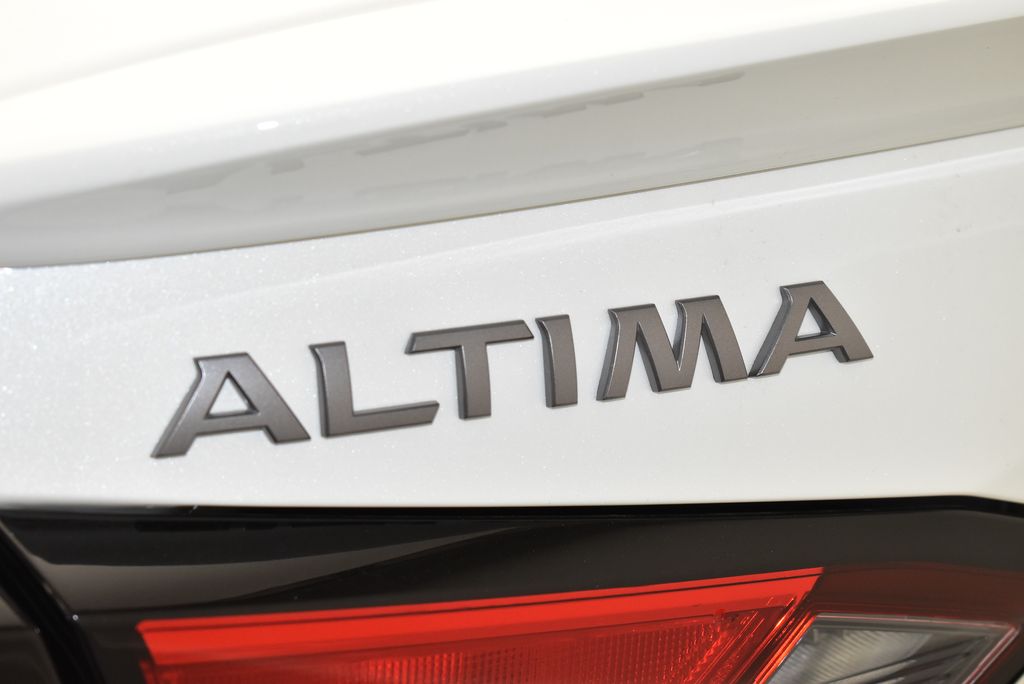 Thumbnail: 2025 Nissan Altima - 9