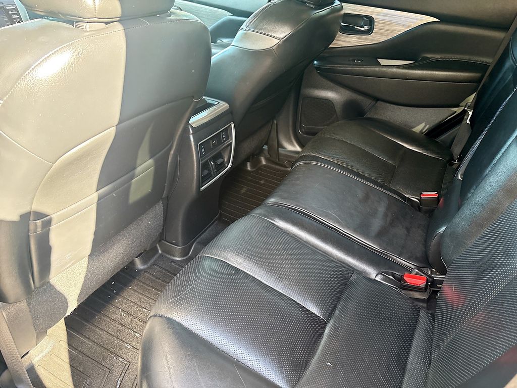 Used 2016 Black Nissan Platinum image 25