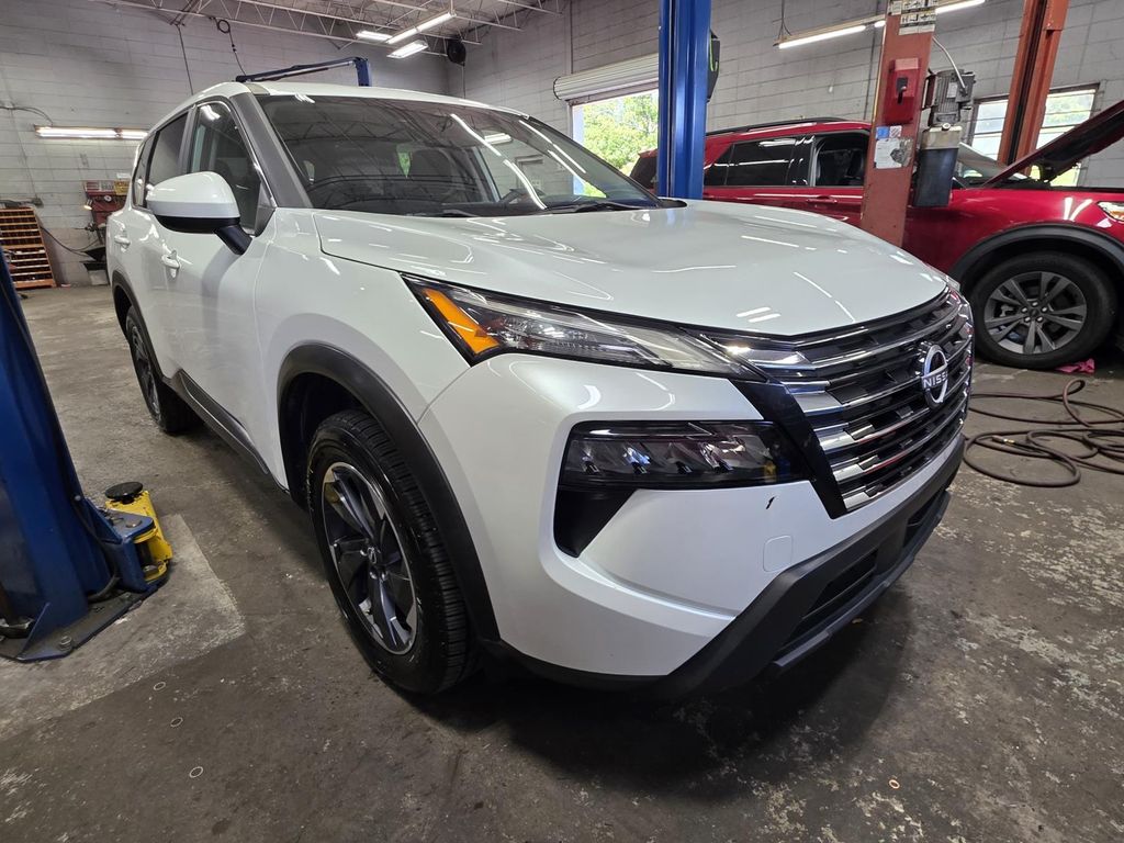 Everest White Pearl 2024 Nissan Rogue SV FWD SUV / Crossover Front-Wheel Drive Continuously Variable Transmission