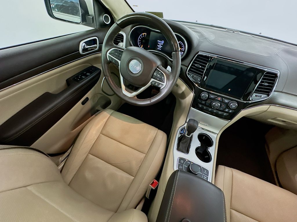 JeepGrand Cherokee9