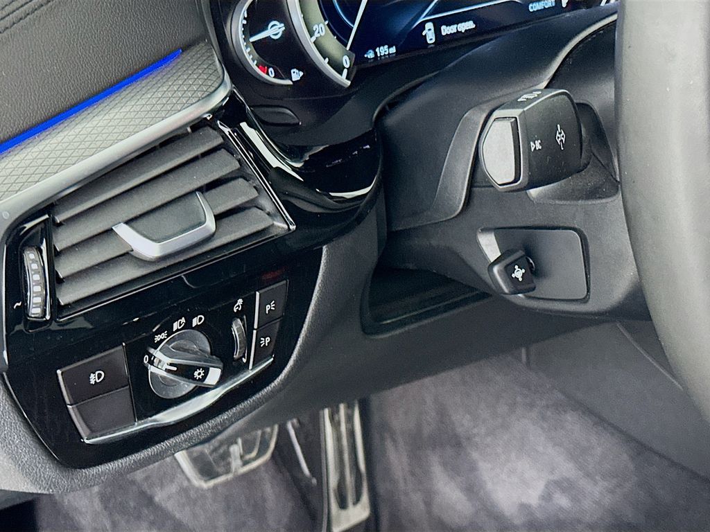2018 BMW 5 Series 530e iPerformance 10