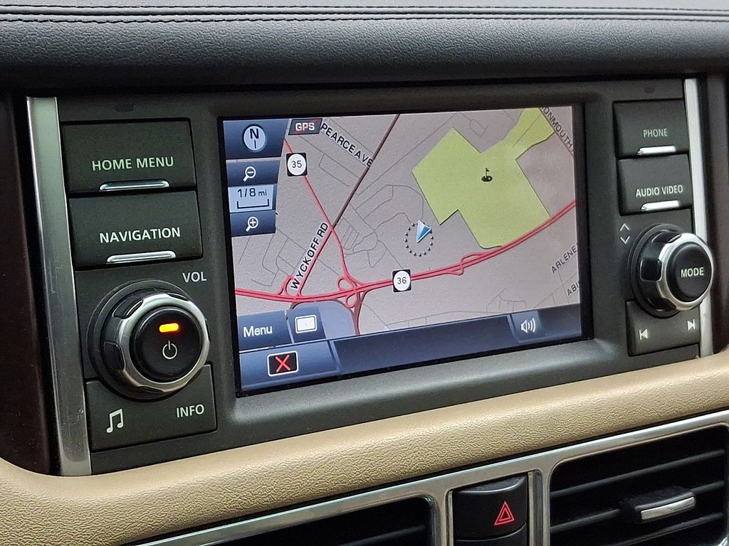 Thumbnail: 2011 Land Rover Range Rover - 19