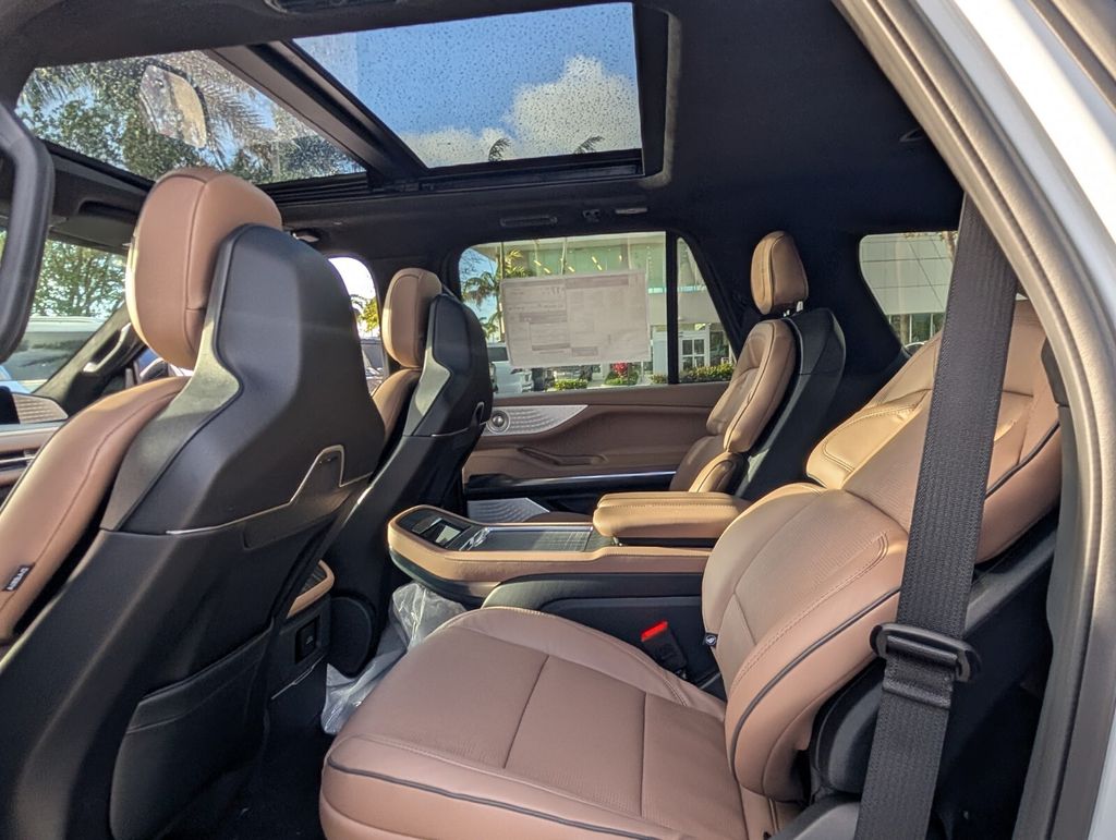 new 2026 Lincoln Navigator car, priced at $123,415