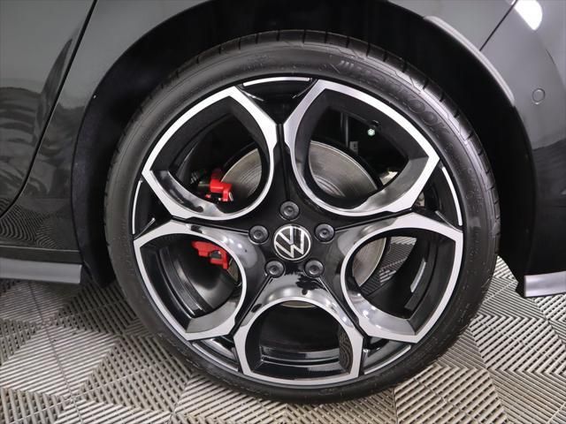 Thumbnail: 2026 Volkswagen Golf - 32