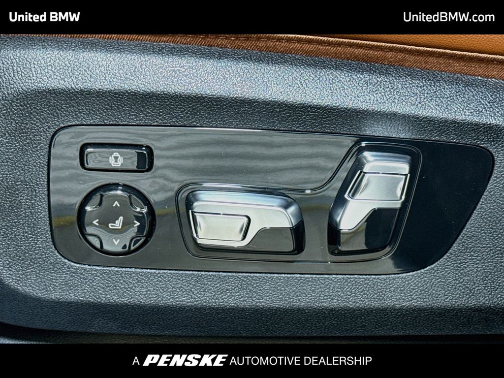 Thumbnail: 2027 BMW X7 - 4
