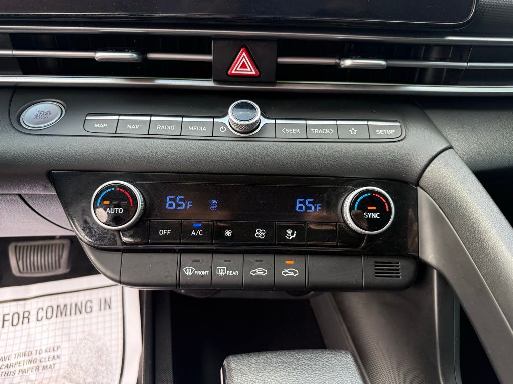 Thumbnail: 2024 Hyundai Elantra - 19